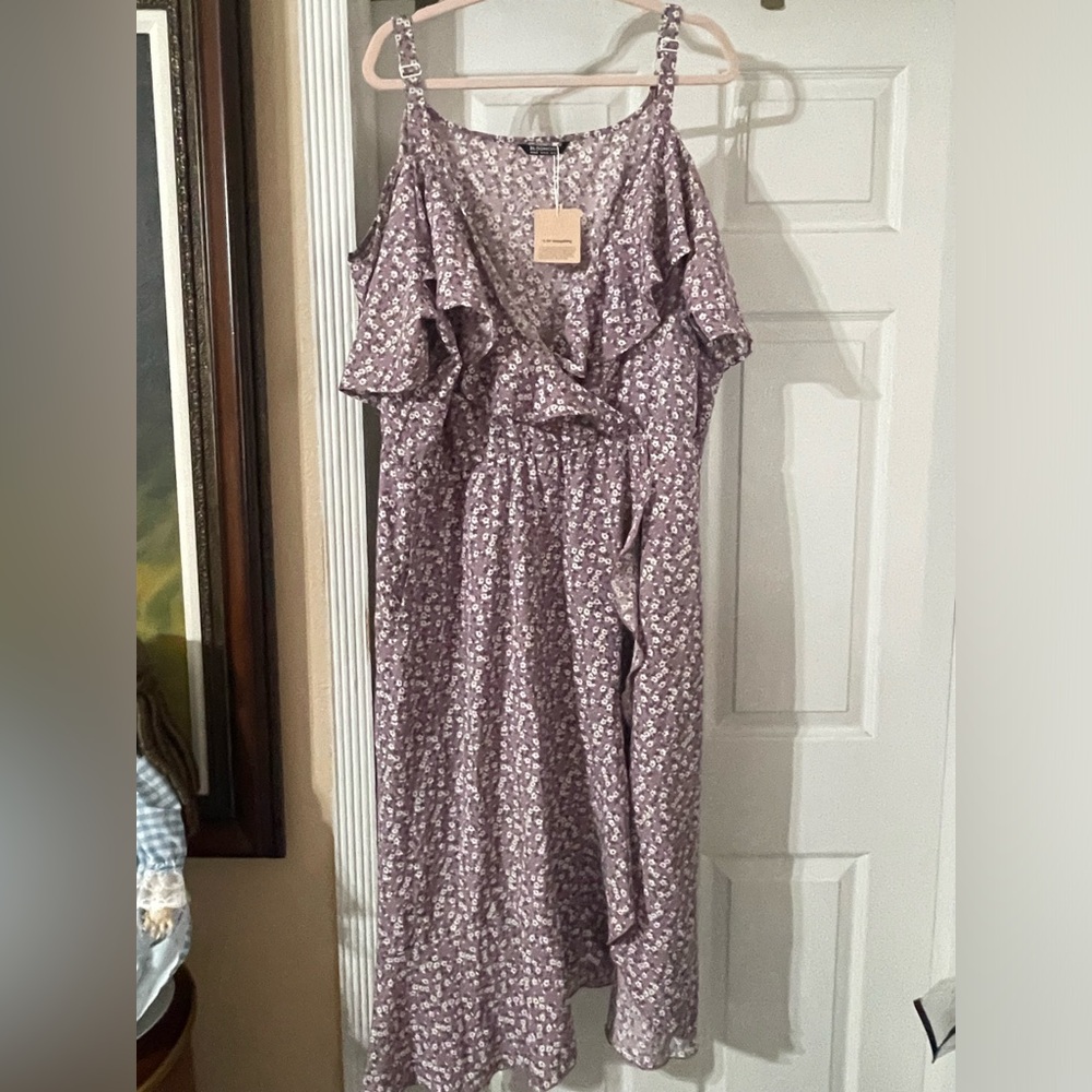 NWT Bloomchic Floral Cold shoulder asymmetrical size 3X 22/24🌸BC BAG 03 - Picture 9 of 11